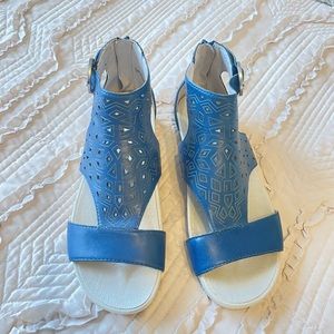 Earth Womens Linden Lebanon Sapphire Blue Size 8- Never Worn